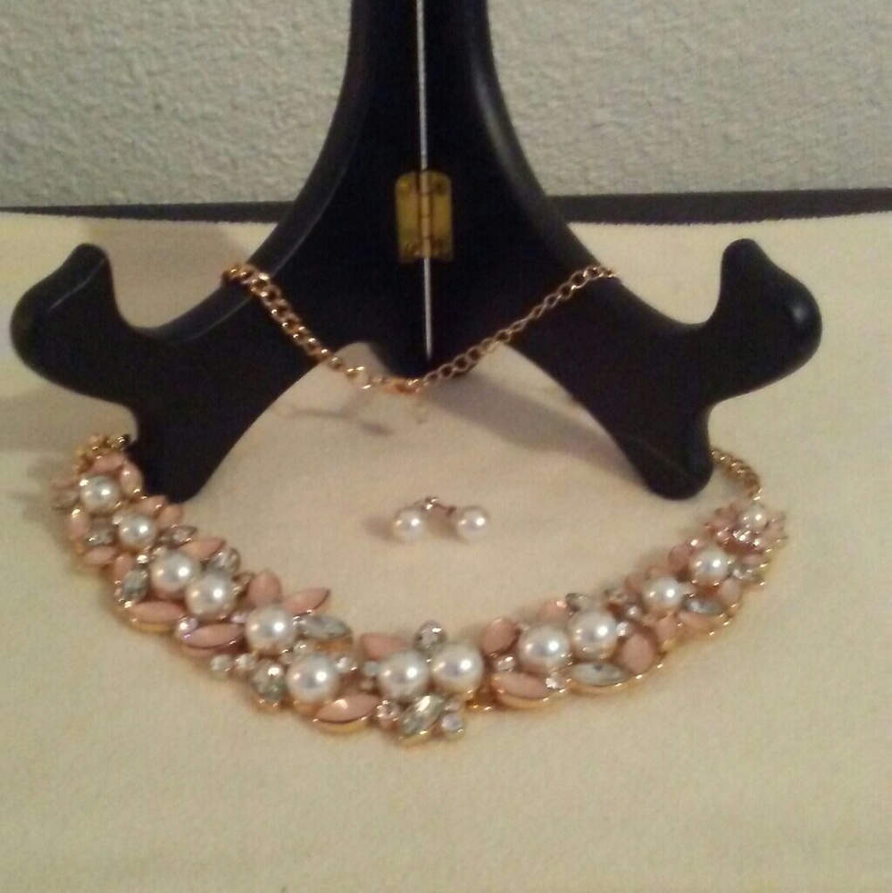 Beautiful, new necklace!